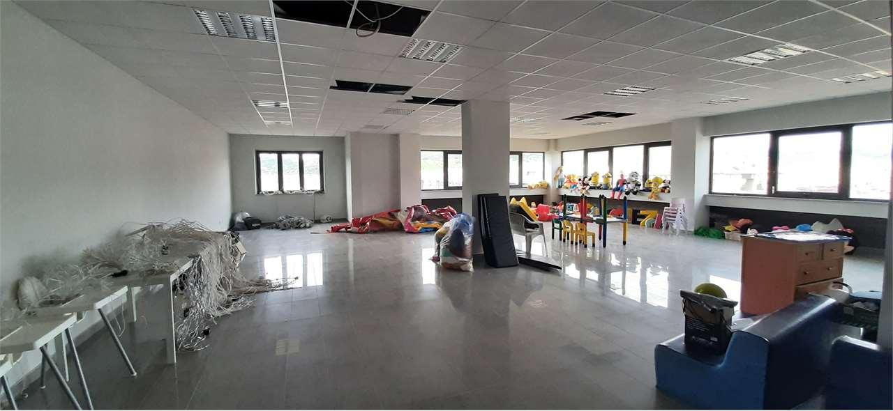 Ufficio in Viale Magna Grecia 75, Catanzaro - Foto 1