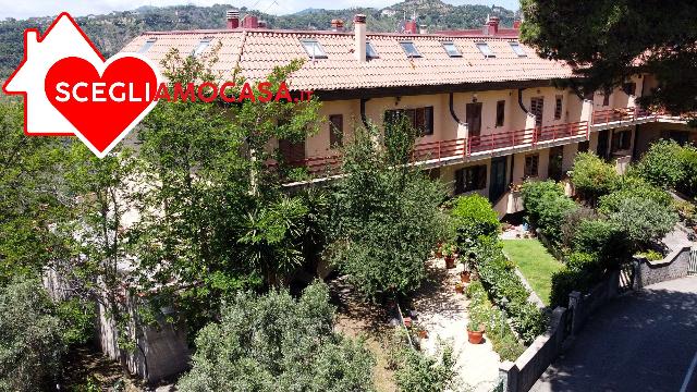 Terraced house in Viale Pio X  256, Catanzaro - Photo 1