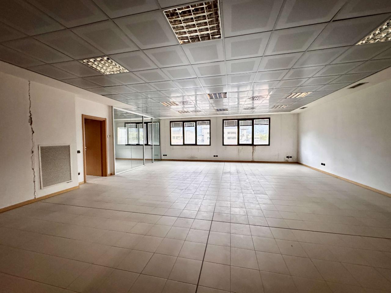 Ufficio in Via C. Battisti 88, Costa Volpino, {3} - Foto 2