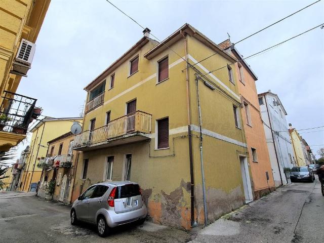 Detached house in Via Traversa 12, Petacciato - Photo 1