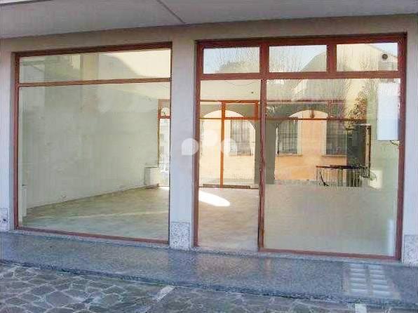 Negozio in Via Civerchi 39, Crema, {3} - Foto 1
