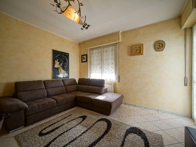 3-room flat in Via Don Luigi Monza, Lecco - Photo 1