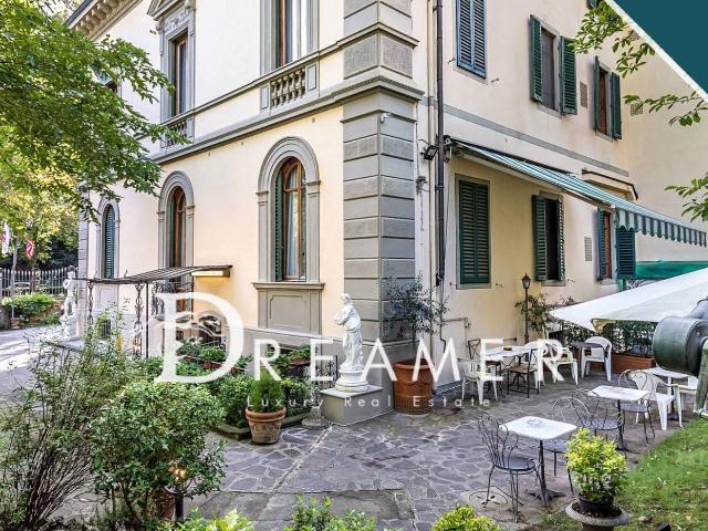 Villa in Piazzale Michelangiolo 1, Firenze - Foto 1