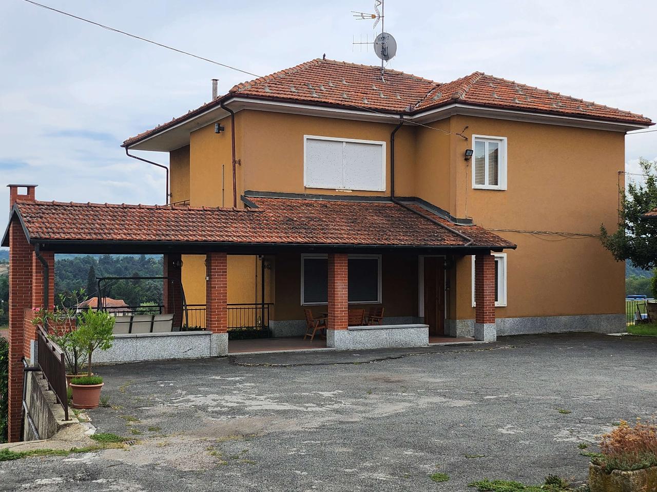 Villa bifamiliare in vendita a Fossano