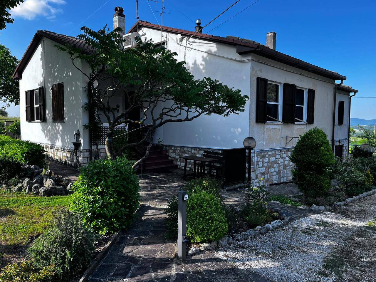 Casa indipendente in vendita a Sassoferrato