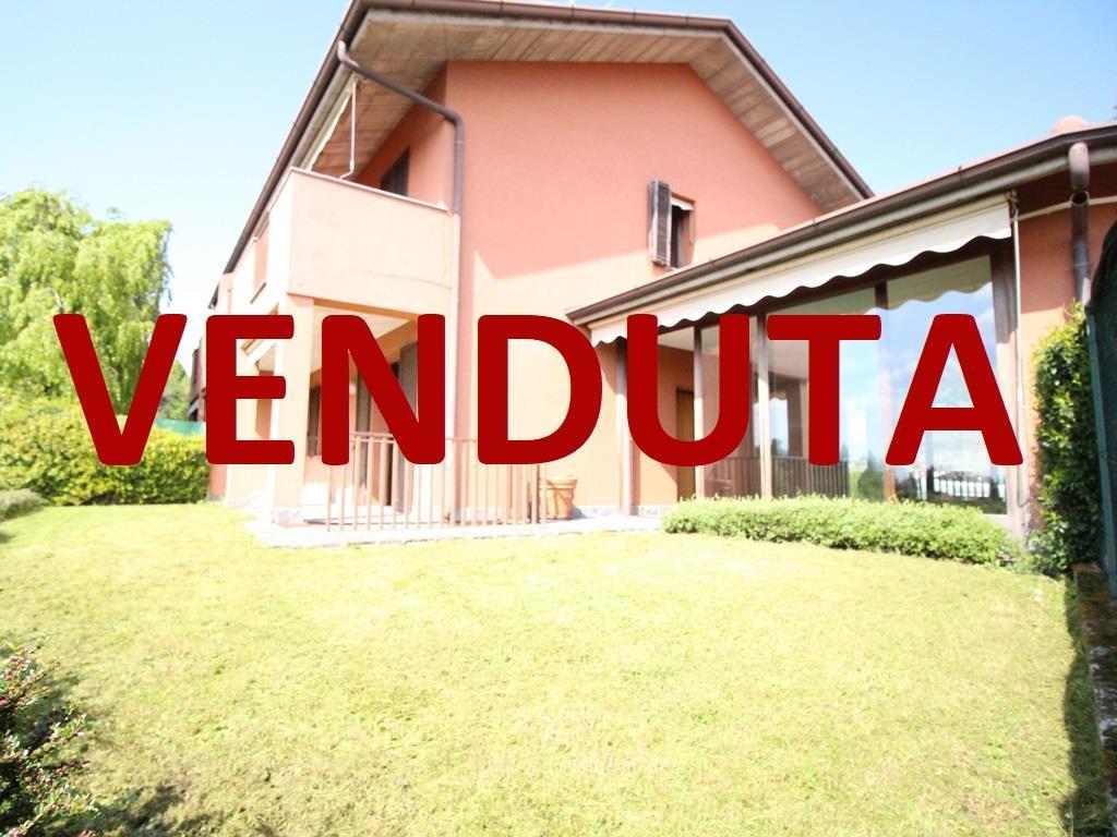 Villa bifamiliare in vendita a Sirtori