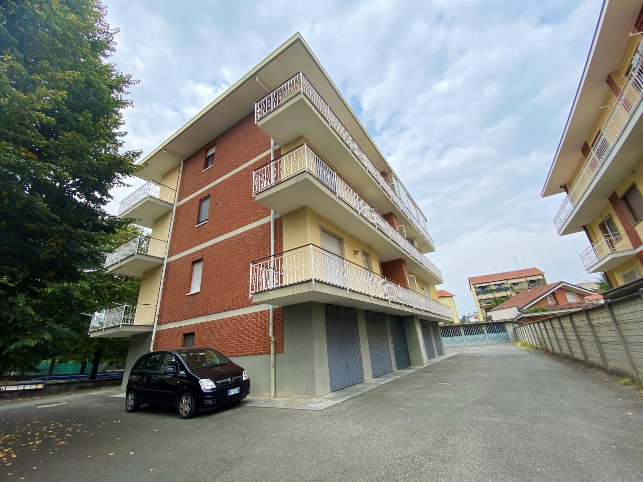Parcheggio chiuso in Via Generale Gazzera 30, Cirie', {3} - Foto 1
