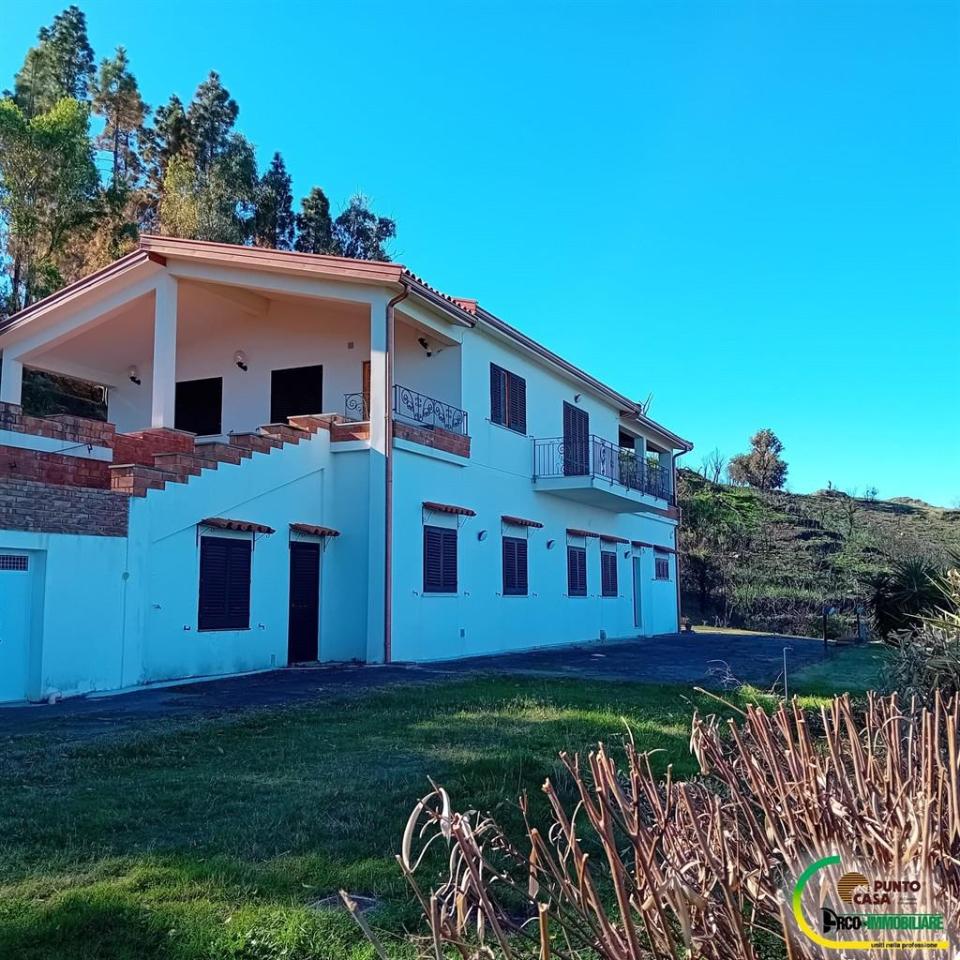 Villa bifamiliare in vendita a Cefalu'