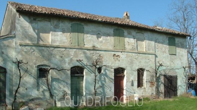 Casa colonica in vendita a Cesena