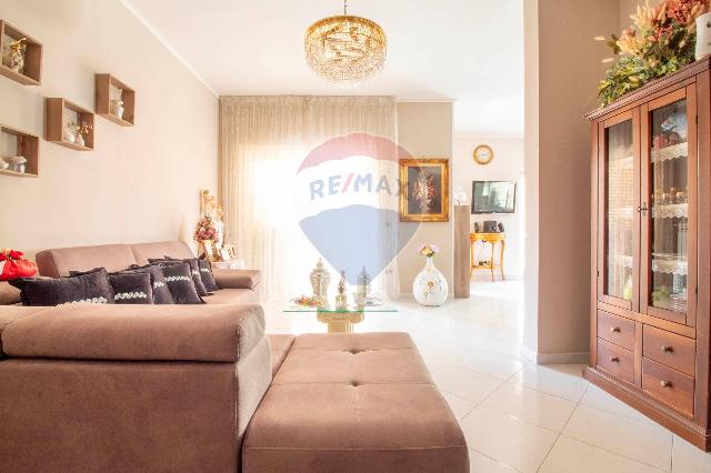 4-room flat in Via Alessandro Volta 48, Melito di Napoli - Photo 1