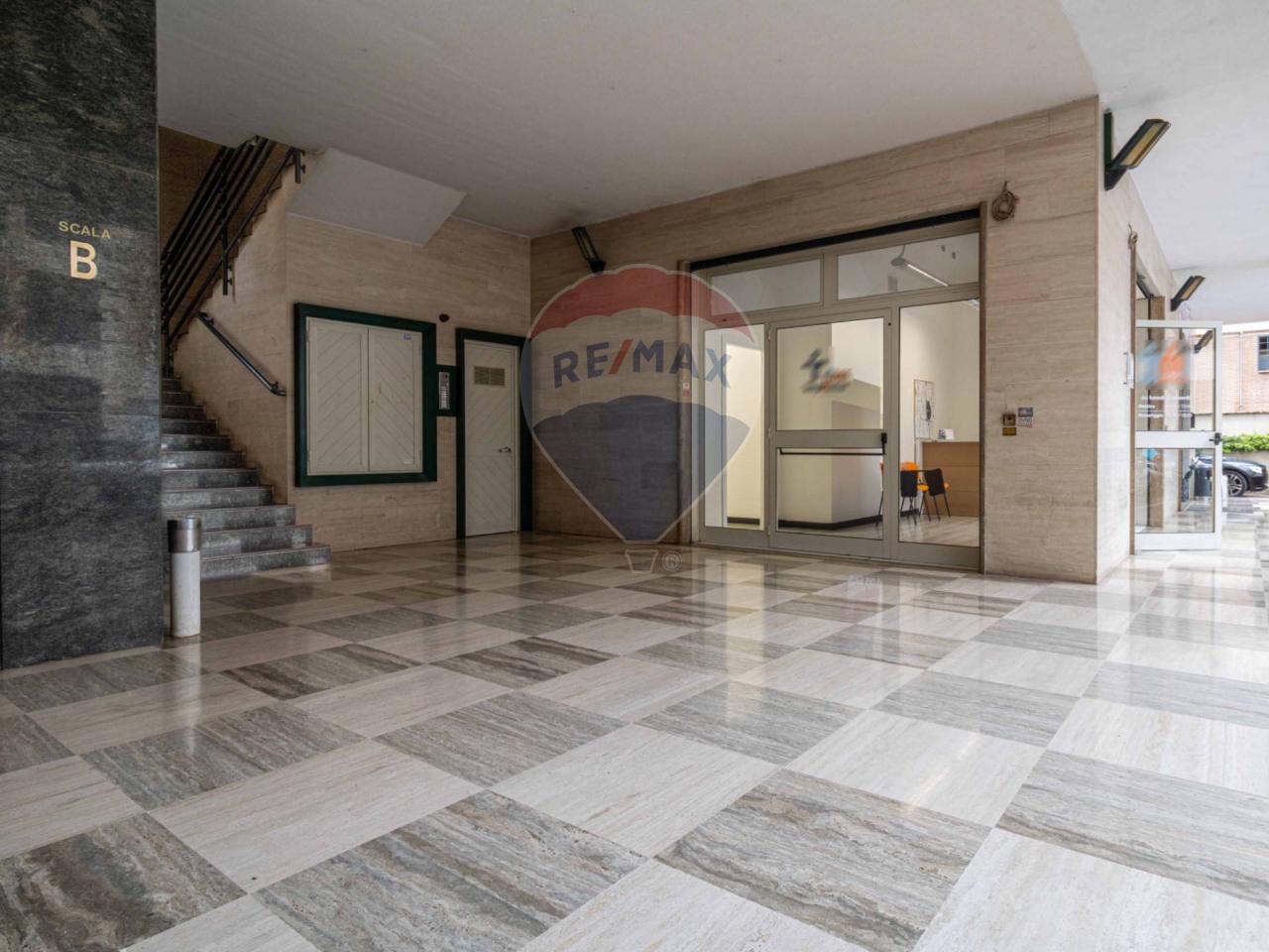 Negozio in Via Roma 120, Guidonia Montecelio, {3} - Foto 1