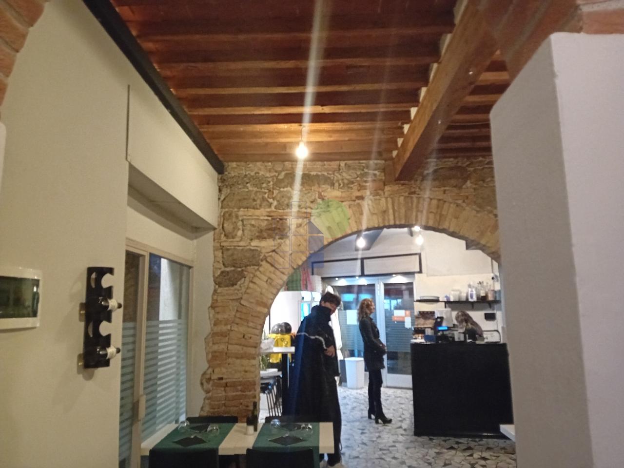 Pizzeria in Via Galileo Galilei 27, Livorno, {3} - Foto 1