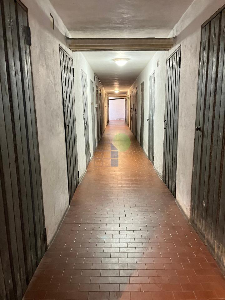 Magazzino in Via Provinciale Pisana 400, Livorno, {3} - Foto 1