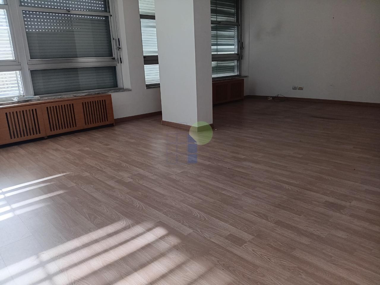 Ufficio in Piazza Cavour 21, Livorno, {3} - Foto 2
