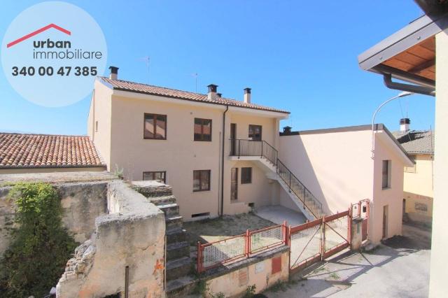 Detached house in {3}, Via Castel dell'Ovo 21 - Photo 1