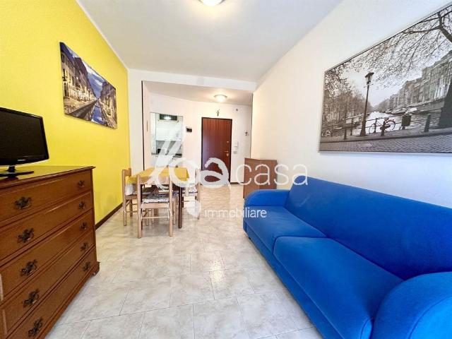 2-room flat in {3}, - Photo 1