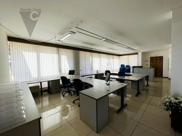 Büro in Via Francesco Rismondo 6, Padova - Foto 1