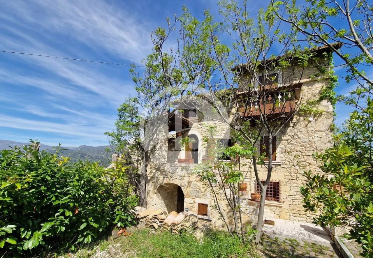 Villa in vendita a Acquasanta Terme