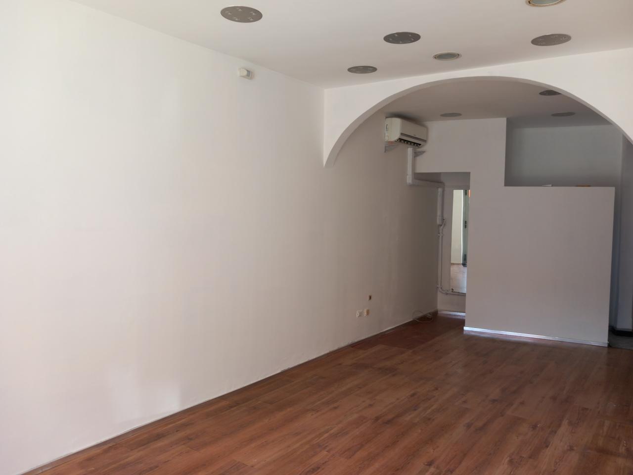 Palazzina commerciale in , Sarzana, {3} - Foto 2
