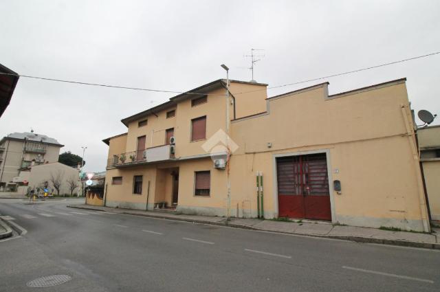 Casa indipendente in Via delle Badie 45, Prato - Foto 1