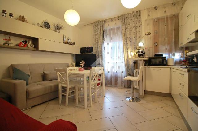 2-room flat in Via Carlo Marx 10, Prato - Photo 1