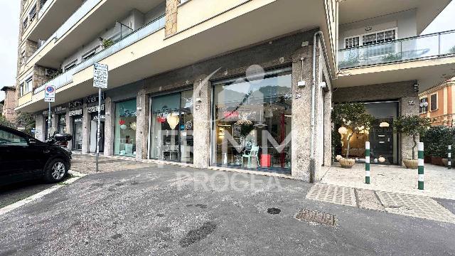 Geschäft in Via Nomentana 395, Roma - Foto 1