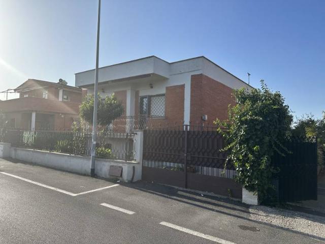 Villa in Via Emilio Reverberi, Ciampino - Foto 1