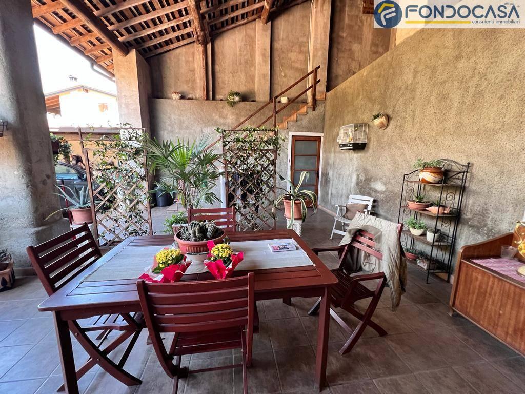 Casa indipendente in vendita a Calvagese Della Riviera