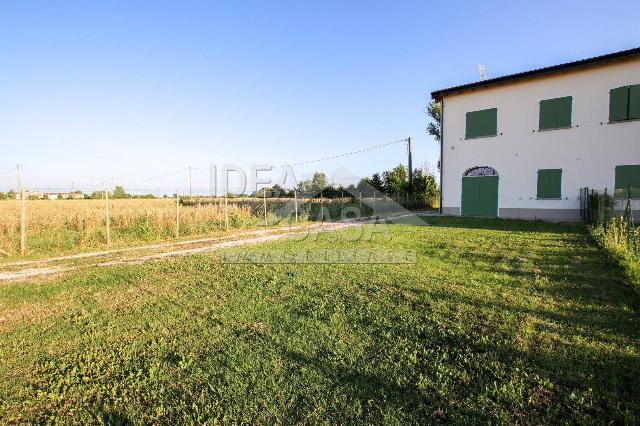 Villa in Strada Provinciale di Mirandola 63, San Possidonio - Foto 1