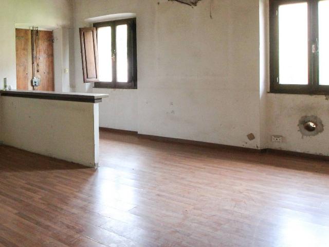 4-room flat in Lungarno Giuseppe Garibaldi 10, Vicopisano - Photo 1