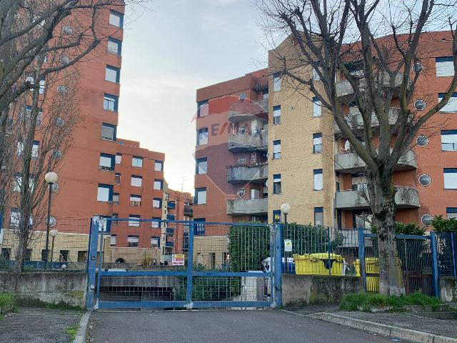 Garage or car box in Via Aldo Moro 4, Rho - Photo 1