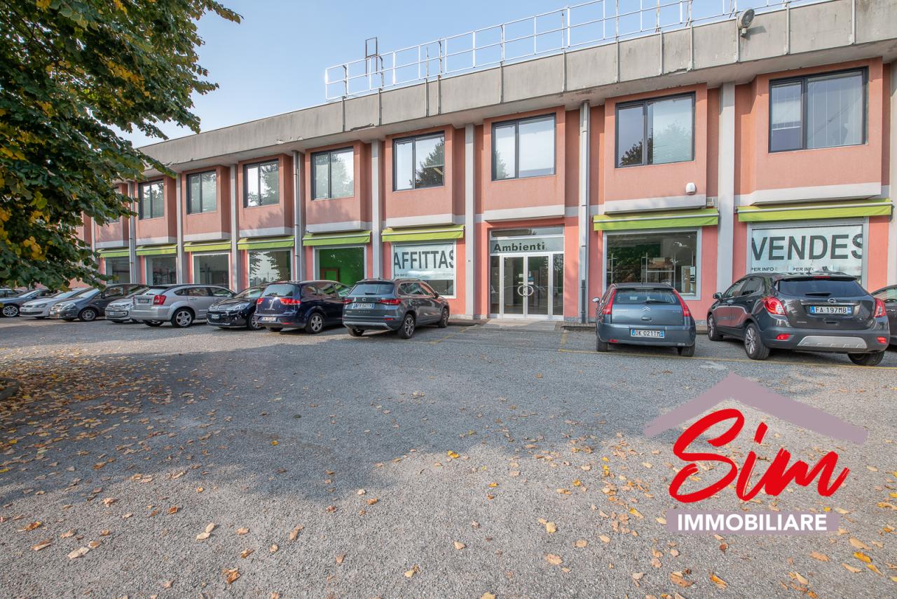 Negozio in Corso Sempione Snc, Cameri - Foto 1