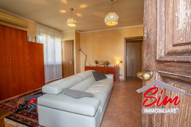 Mansion in Strada in Valle Sn, Cameri - Photo 1