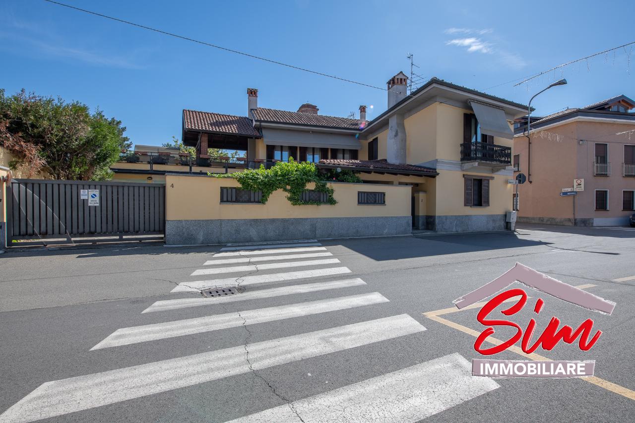 Villa in vendita a Casaleggio Novara