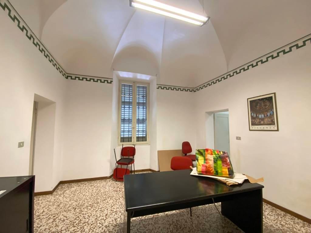Ufficio in , Piacenza, {3} - Foto 2