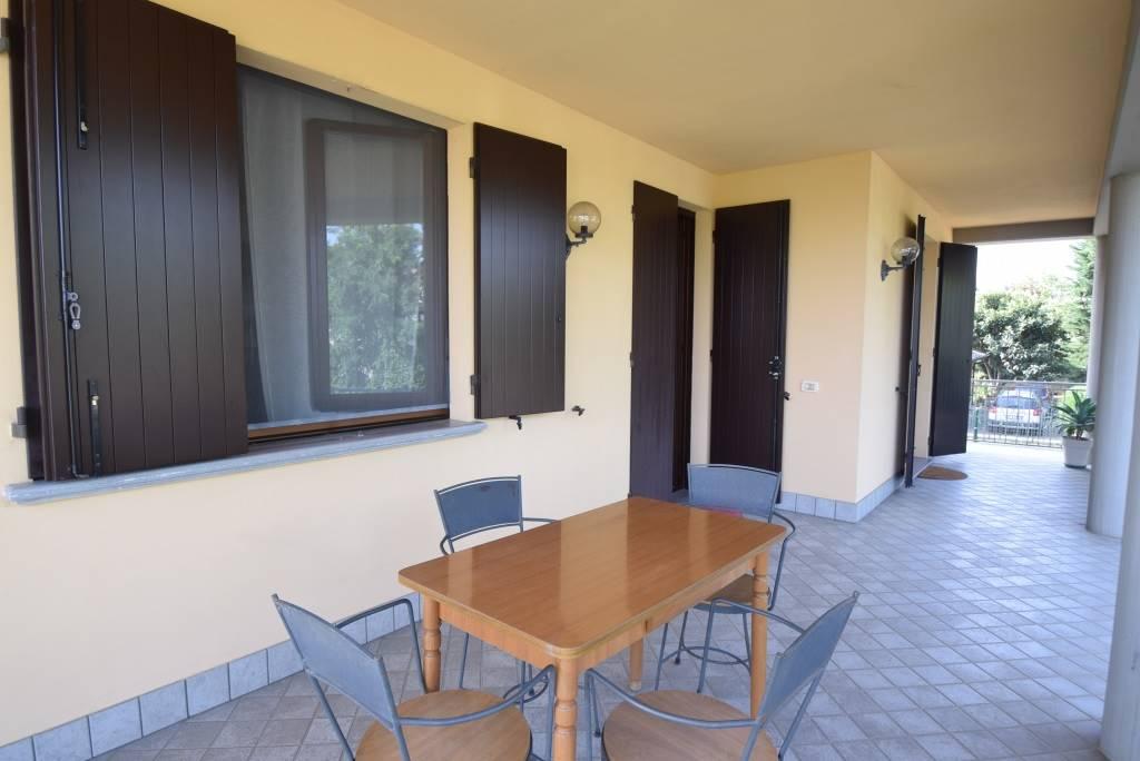 Villa bifamiliare in vendita a San Giorgio Piacentino