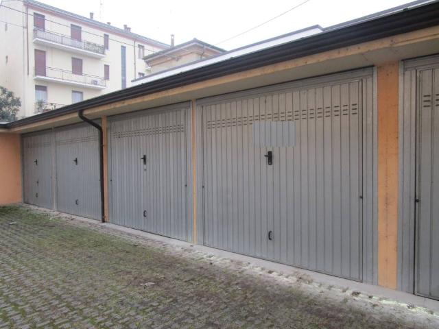 Garage or car box, Piacenza - Photo 1