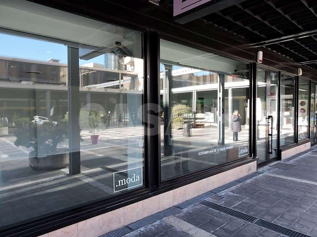 Negozio in Piazza XX Settembre, Varese, {3} - Foto 2