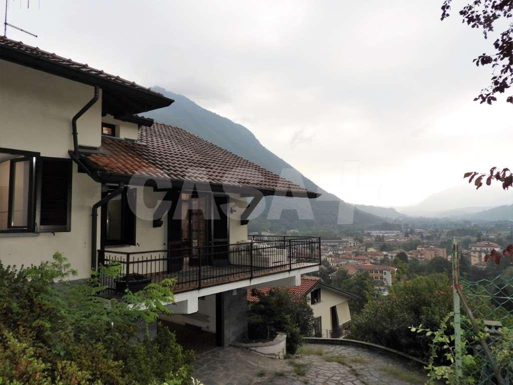 Villa unifamiliare in vendita a Laveno Mombello