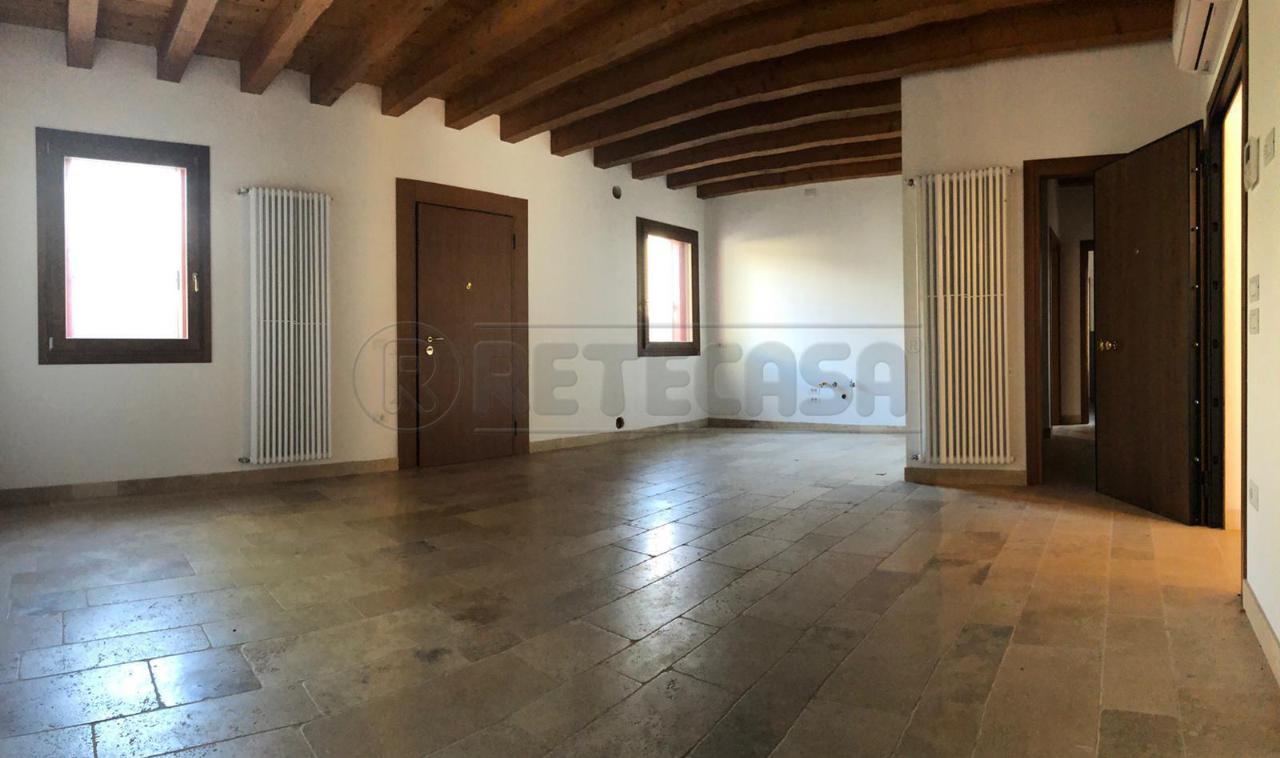 Appartamento in affitto a Bassano Del Grappa