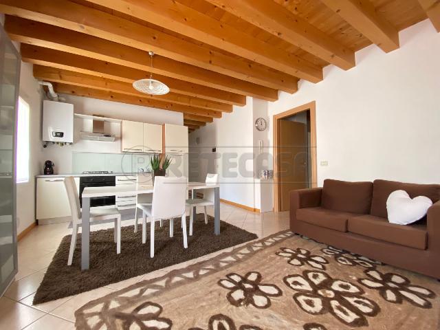 2-room flat, Bassano del Grappa - Photo 1