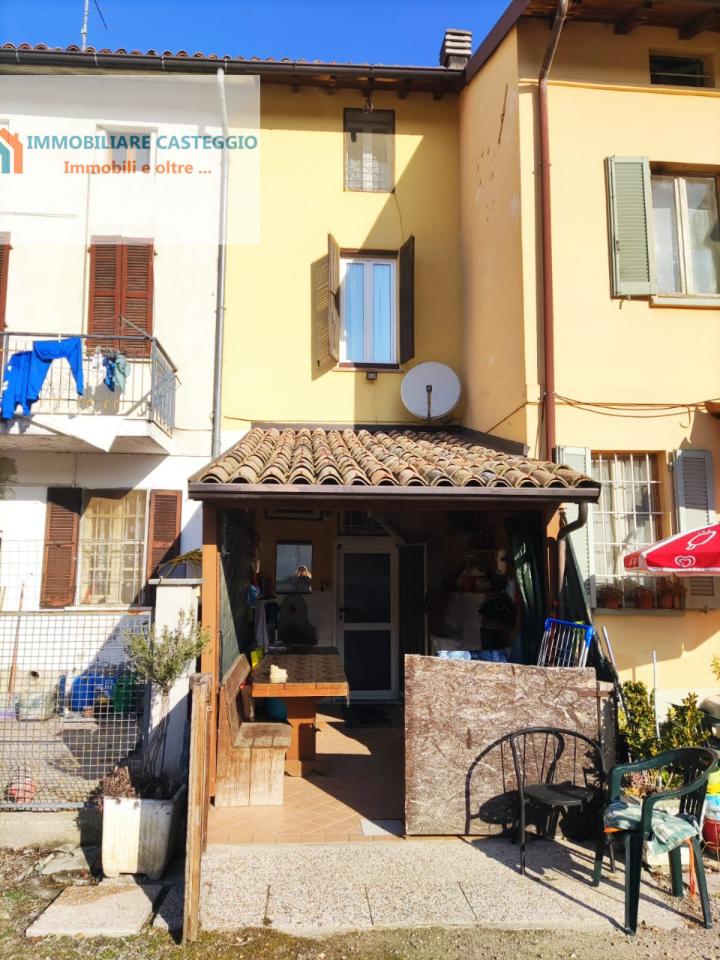 Villa a schiera in vendita a Santa Giuletta