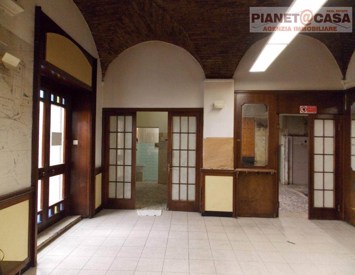 Negozio in Corso Vittorio Emanuele, Ascoli Piceno, {3} - Foto 1