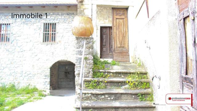 Commercial building in Via Renzano Snc, Minucciano - Photo 1