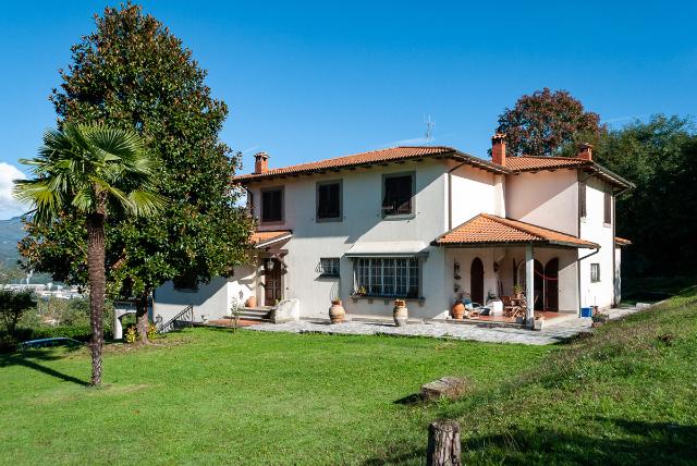 Villa in Via Provinciale Snc, Castelnuovo di Garfagnana - Foto 1