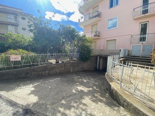 Parcheggio chiuso in Via Beglini 34, Taggia, {3} - Foto 1