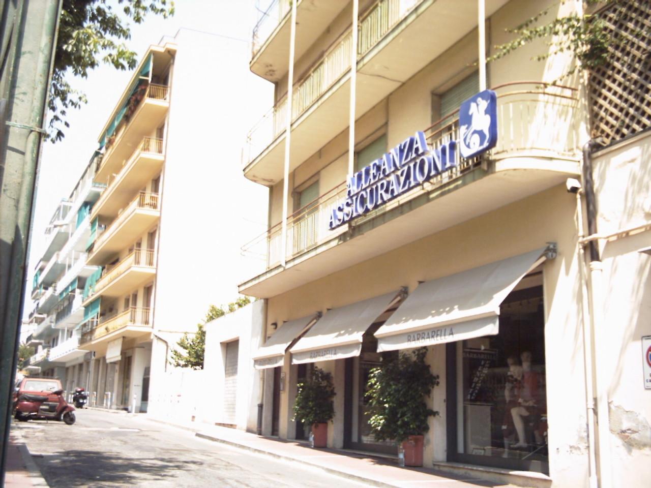 Abbigliamento in Via Andrea Doria 16, Taggia, {3} - Foto 2