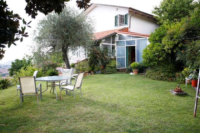 Detached house in Via di Pariana, Massa - Photo 1