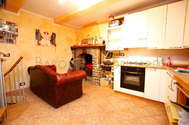 4-room flat in Via Altagnana, Massa - Photo 1