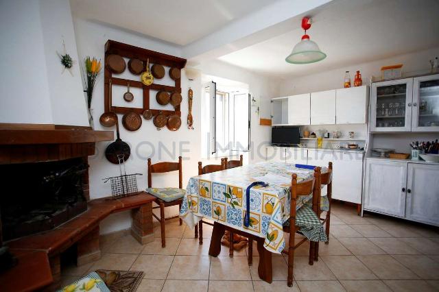 Semi-detached house in Via Bargana, Massa - Photo 1